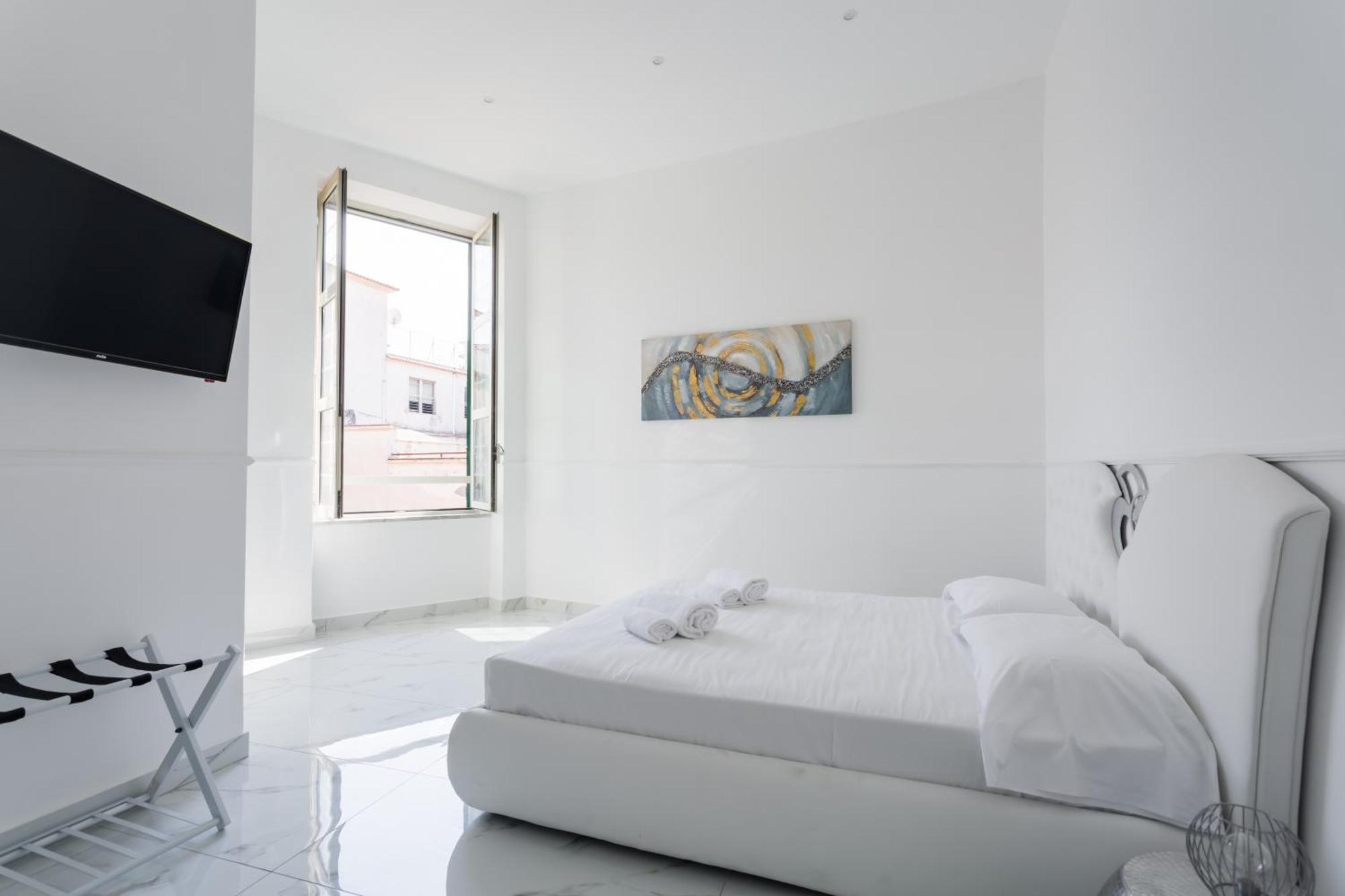 Golden Suites By Dimorra Napoli Esterno foto