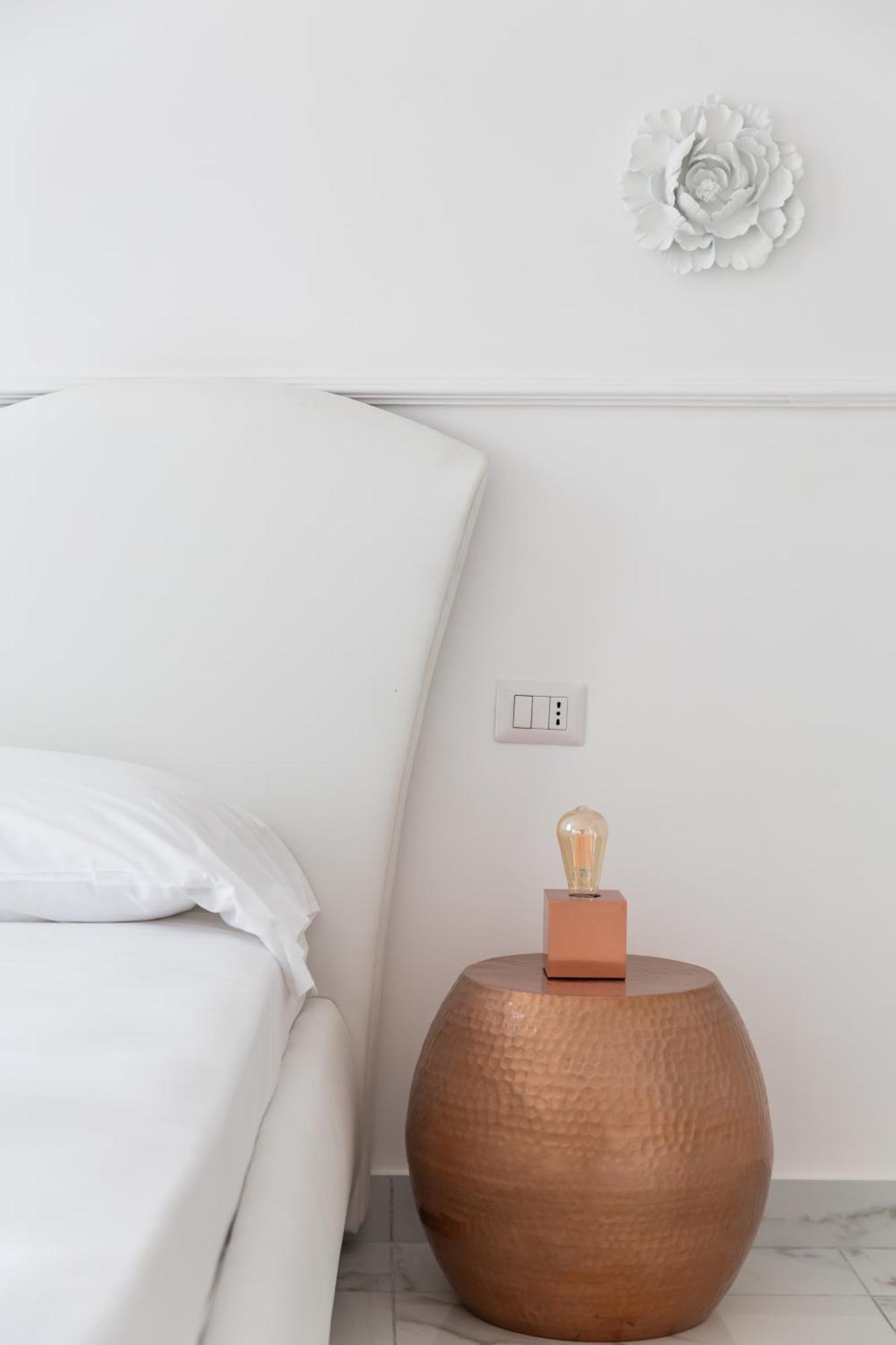 Golden Suites By Dimorra Napoli Esterno foto