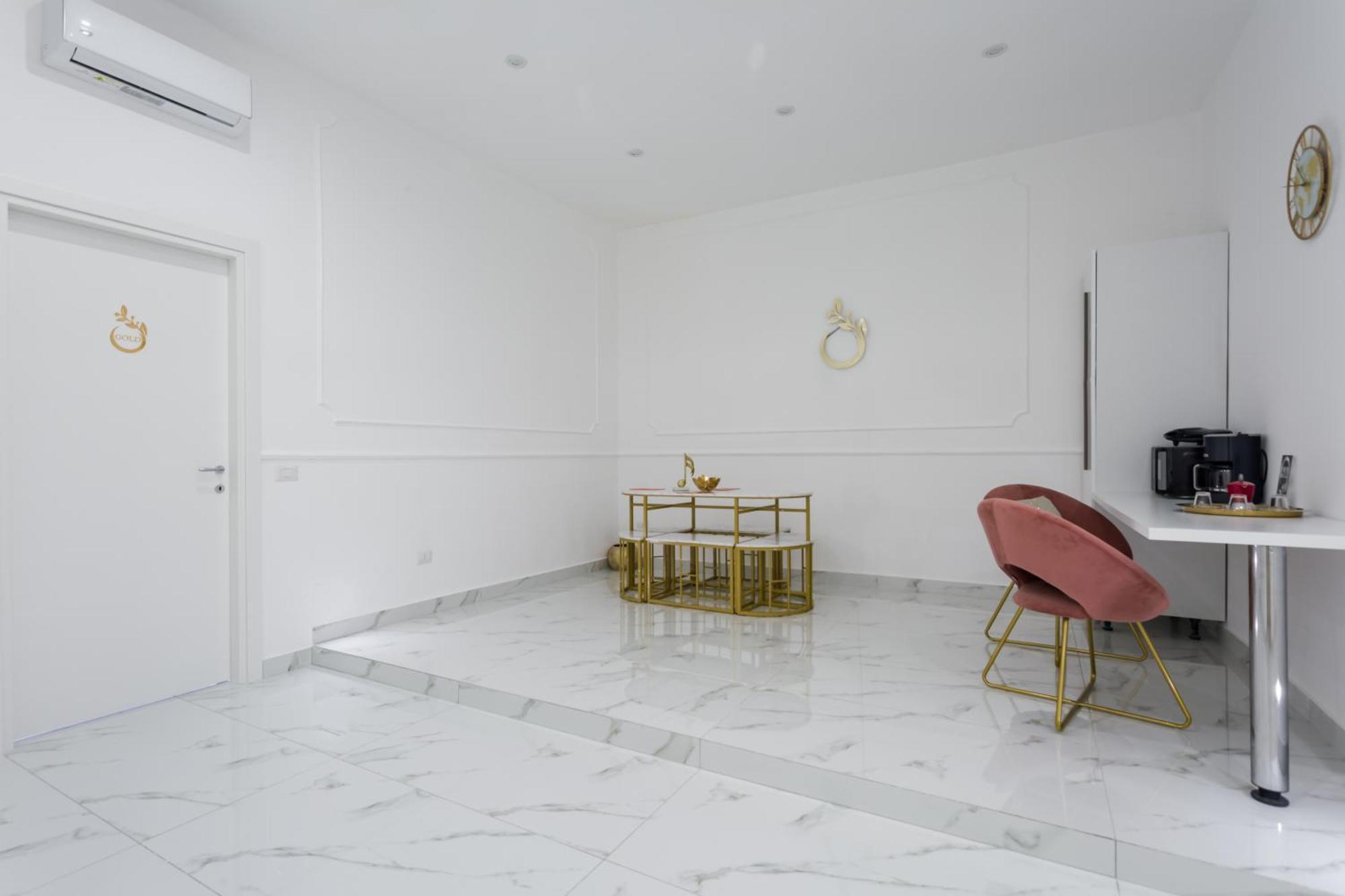 Golden Suites By Dimorra Napoli Esterno foto